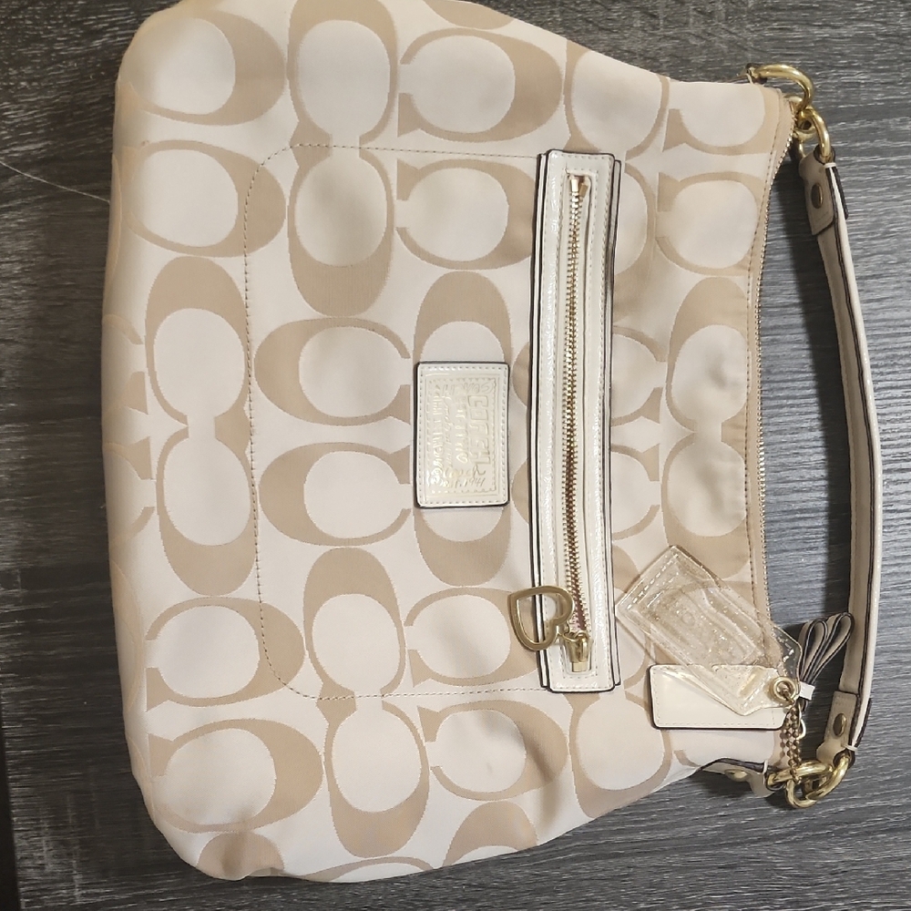 Coach* AUTHENTIC  *FREE WALLET  Signature C print shoulder bag *VINTAGE*